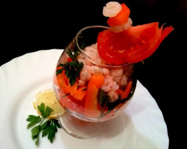 Салат морской коктейль с креветками