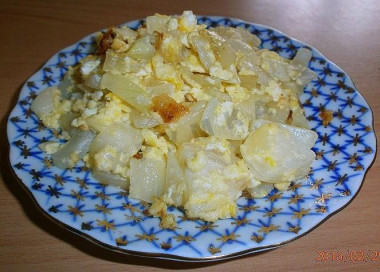 Лук с яйцом и майонезом
