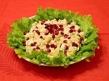 Салат с ананасом и гранатом