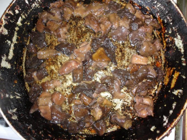 Рецепт - Салат Гнездо - Шаг 7 -  Обжарить грибы