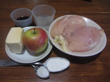 Рецепт - Куриный рулет с сыром и яблоком - Шаг 1 - Ингредиенты.