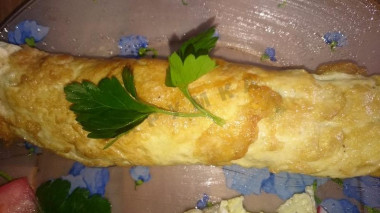Яичные завернушки с петрушкой