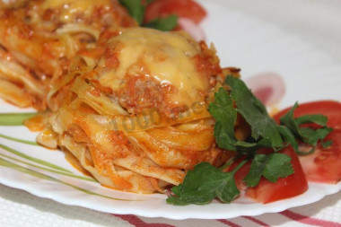 Гнёзда из макарон с мясным фаршем