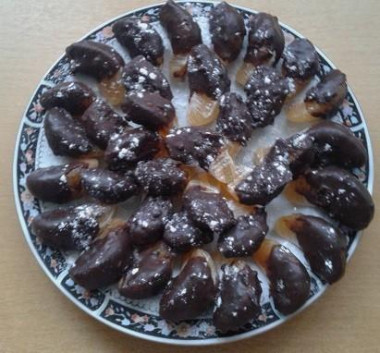 Мандариновые дольки в шоколаде