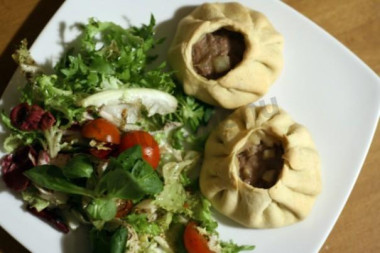 Вак балиш с фаршем и картошкой