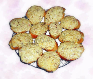 Канапе с рыбной консервой