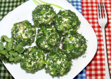 Сырные шарики с зеленью и чесноком