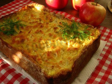 Кекс с салом и луком