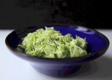 Салат из капусты с яблочным уксусом