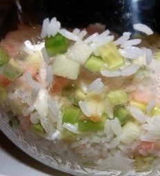 Салат с авокадо и креветками