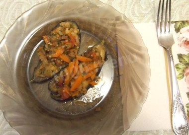 Простой рецепт баклажан фаршированных овощами и зеленью