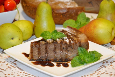Шоколадный пирог с грушами в мультиварке