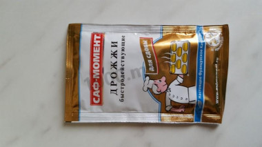 Рецепт - Дрожжевые булочки на кефире с повидлом - Шаг 2 -  Дрожжи лучше всего использовать эти. Пробовала с разными, но с такими булочки получаются идеальными