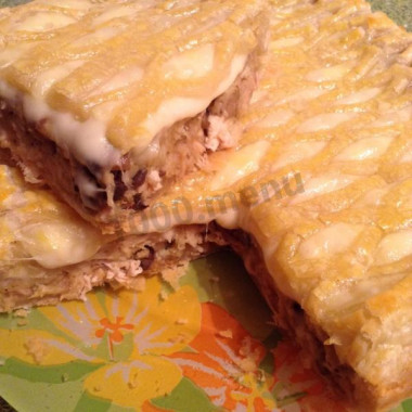 Пирог жульен с грибами и курицей