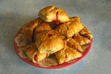 Пирожки с земляникой