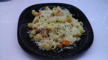 Пипе ригате с куриным филе и овощами