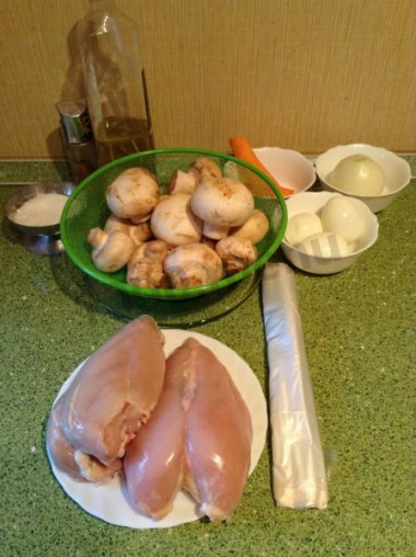 Рецепт - Куриный рулет с грибами - Шаг 1 - Подготовить необходимые ингредиенты