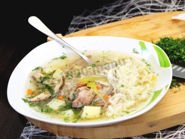 Щи из кислой капусты в мультиварке