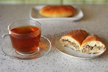 Пирожки с рыбными консервами и рисом