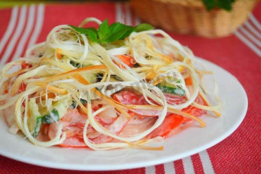 Салат с сыром косичка