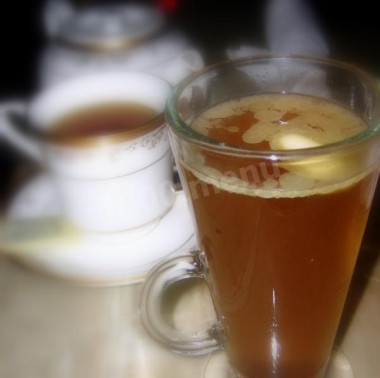 Горячий ром с гвоздичным маслом