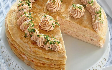 Блинный пирог с рыбным муссом из кижуча
