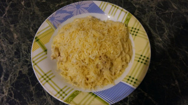 Спагетти с курицей в сметанном соусе