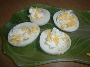 Закуска из яиц с сыром