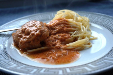 Гречаники с соусом