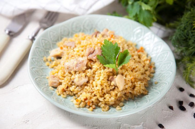 Плов из булгура с курицей в мультиварке