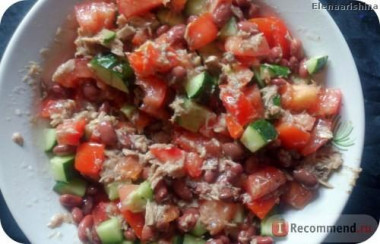 Рецепт - Овощной салат с тунцом - Шаг 6 -  Заправить растительным маслом и соком лимона/уксусом, посолить (по вкусу). Перемешать. Приятного аппетита!)