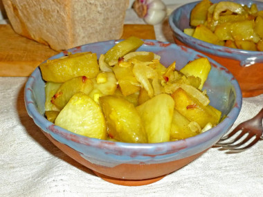Картофель запеченный с луком в духовке