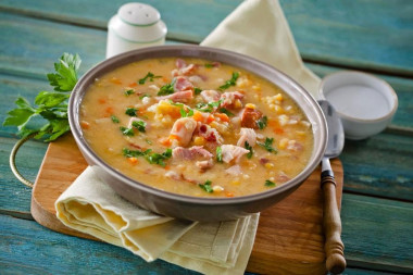 Гороховый суп с мясом в мультиварке