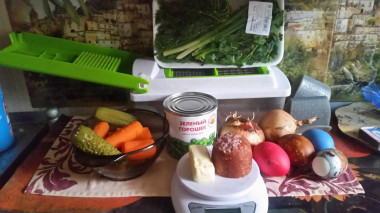 Рецепт - Салат Слойка с копченой колбасой - Шаг 1 - Подготовка продуктов.