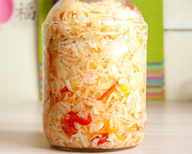 Капуста с болгарским перцем и яблоками