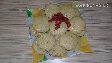 Простые кексы с орехами