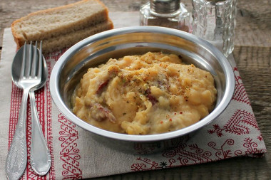 Гороховое пюре с ребрышками