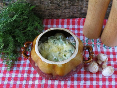 Пельмени в горшочках с грибами