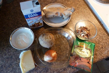 Рецепт - Салат с картофелем - Шаг 1 - Выкладываем картофель