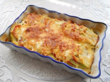 Кабачки запеченные с помидорами и болгарским перцем
