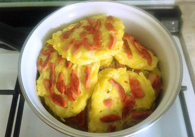 Кабачковые оладьи с сосисками