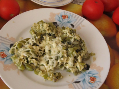 Спаржевая фасоль в яйце с сыром