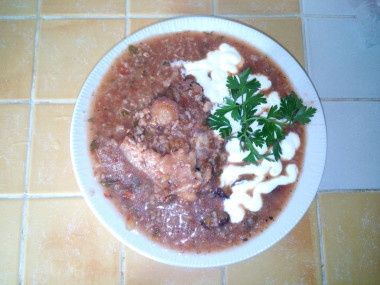 Харчо с орехами и черносливом