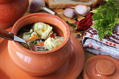 Пельмени запеченные в горшочке