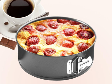 Клафути с клубникой