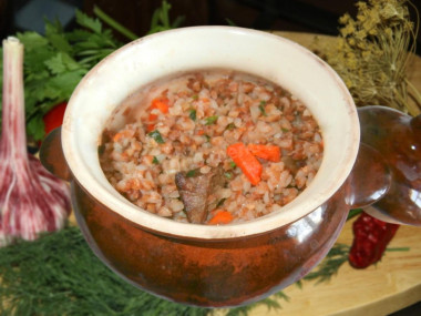 Гречка в горшочках с говядиной