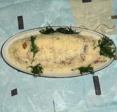 Норвежский салат с яблоками и сыром