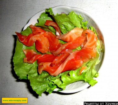 Сладкий маринованный лосось с морковью и луком