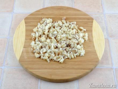 Рецепт - Закуска Рафаэлло из рыбы - Шаг 4 -  Рыбное филе порезать очень мелкими кусочками.