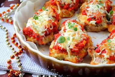 Куриные бёдрышки без кости с овощами и сыром